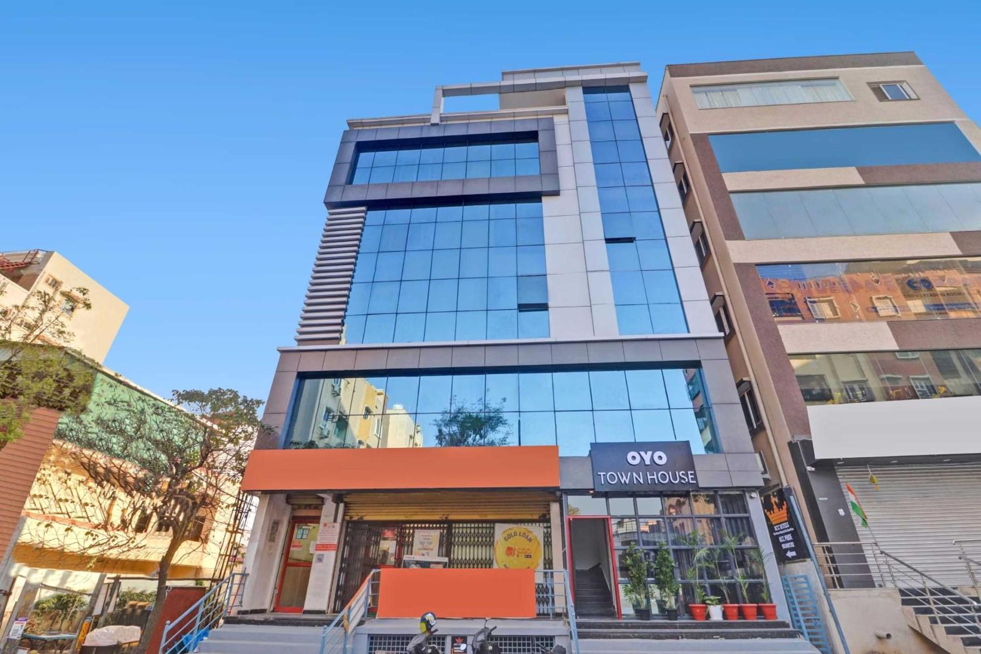 Hotel Super Townhouse Rcc Pride Hyderabad Esterno foto