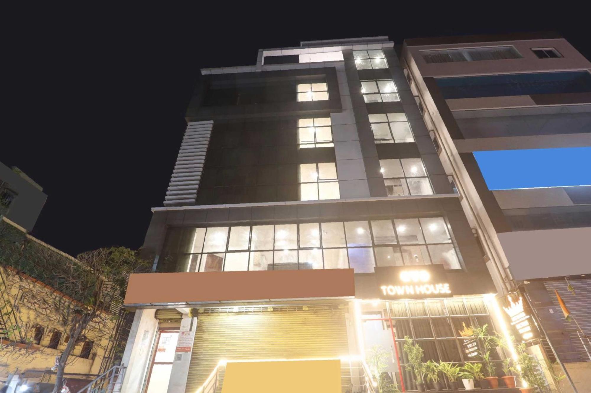 Hotel Super Townhouse Rcc Pride Hyderabad Esterno foto