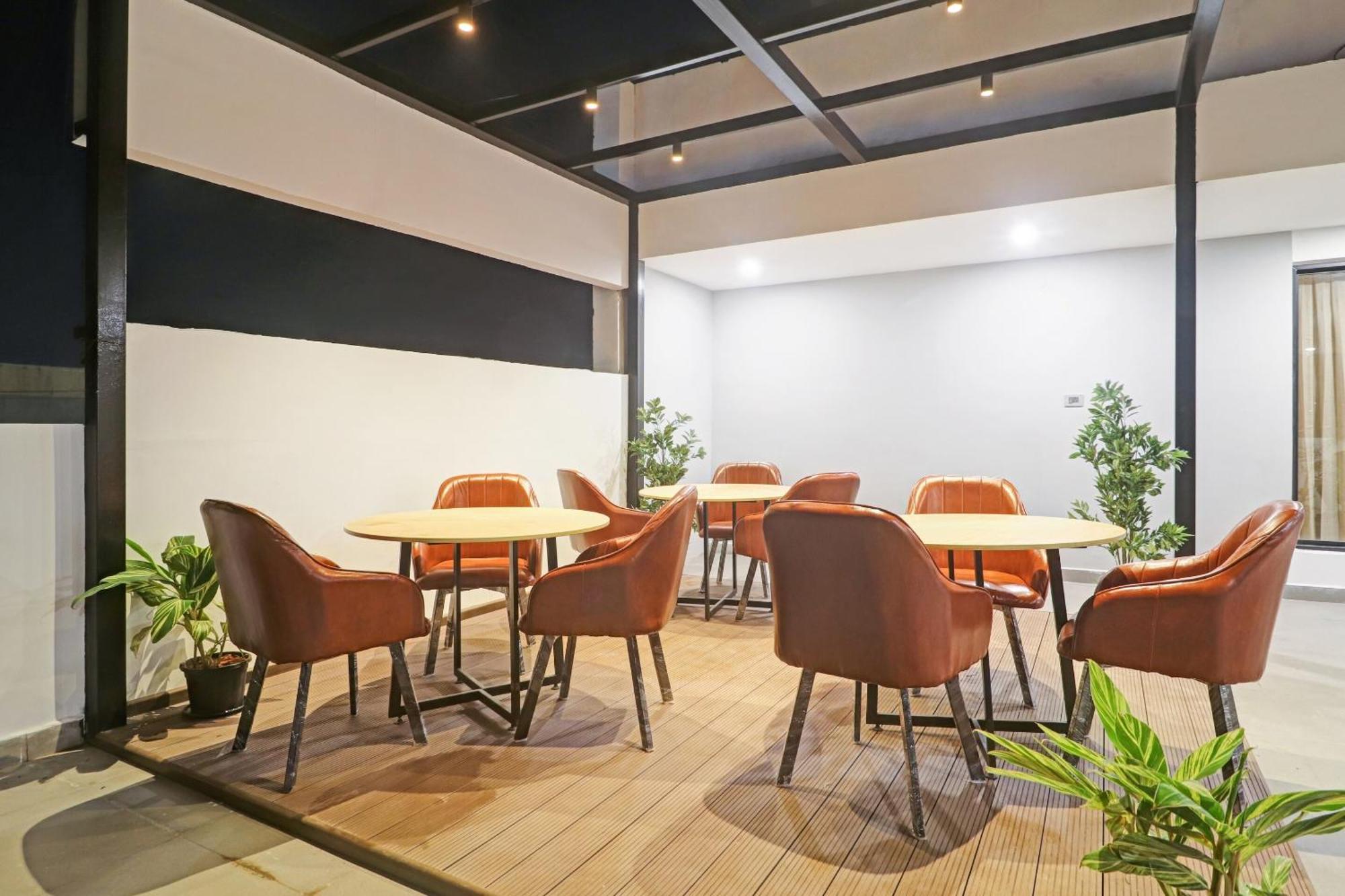 Hotel Super Townhouse Rcc Pride Hyderabad Esterno foto